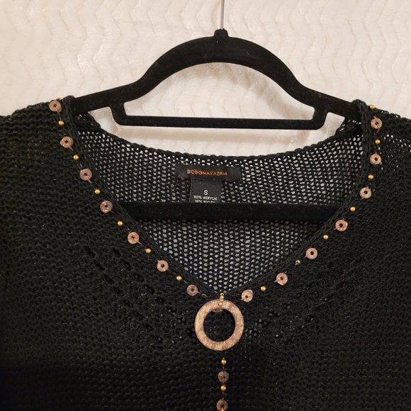 BCBG Max Azria  Long Sleeve knit top w/Wood circles & hearts. Size Small - Picture 2 of 7